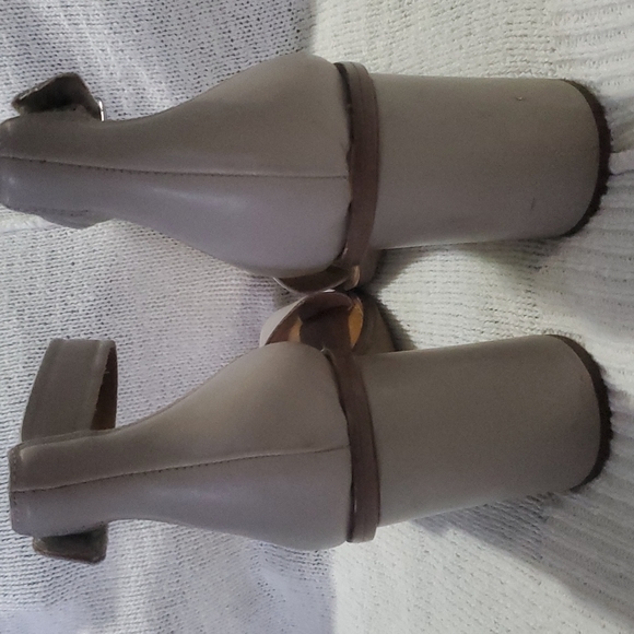 Franco Sarto block heel sandals - Picture 2 of 7